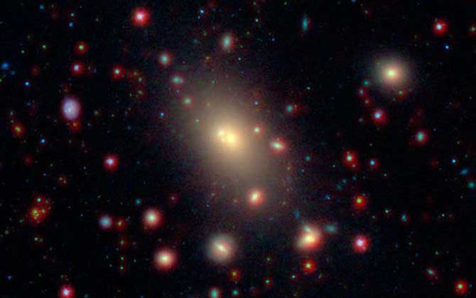 NGC 6166中心黑洞